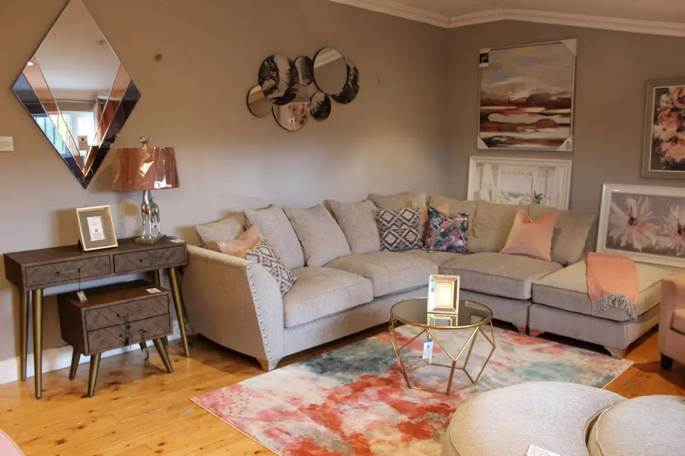 Get That Look Chic In Pink Living Room