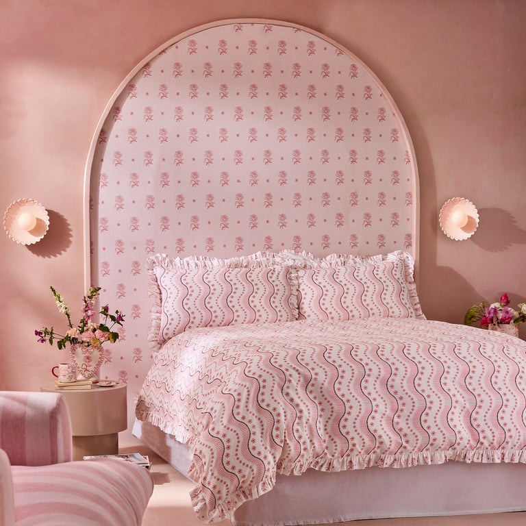 Cath Kidston Spitalfields Bunches Floral Wallpaper Pink – Romantic Ribbon Floral Design, Soft Pastel Finish