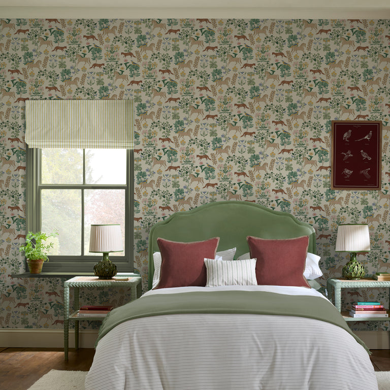 Joules Folk Forest Floral Wallpaper – Colourful Woodland Animals & Flowers, Paste-the-Wall Design