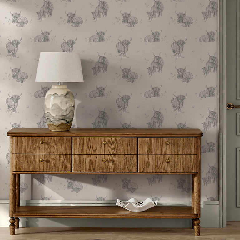Next Hamish Wallpaper Natural – Rustic Highland Cow Country Wallpaper, Neutral Tones, Easy Hang Non-Woven Roll