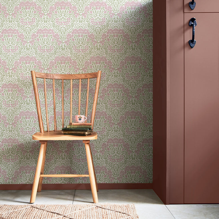 William Morris Michaelmas Daisy Floral Wallpaper Pink Cedar – Elegant Vintage Botanical Design