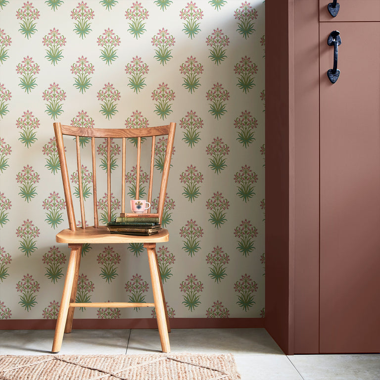 William Morris Hyacinth Floral Wallpaper Pink Cedar – Elegant Botanical Design, Soft Pink & Green Tones, Classic Interior Style