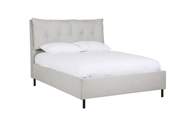  Introducing the Avery Ottoman Double Silver Bed in 4'6ft, a stunning and practical addition to your bedroom. This stylish bed features a sleek silver frame with a contemporary design that effortlessly enhances any decor. The ottoman storage functionality provides ample space for storing extra bedding, pillows, or other items, helping you keep your bedroom tidy and organized.