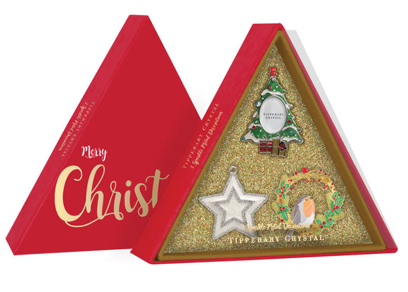 Visualize the elegance of the Sparkle Christmas Decorations Gold Insert Set, featuring a tree-shaped frame, a star, and a robin ornament. Each piece is adorned with intricate gold details, adding a touch of festive charm to your decor.