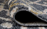 Alaska Geometric Rug 4 - 108 Grey: close-up view of the bordered end