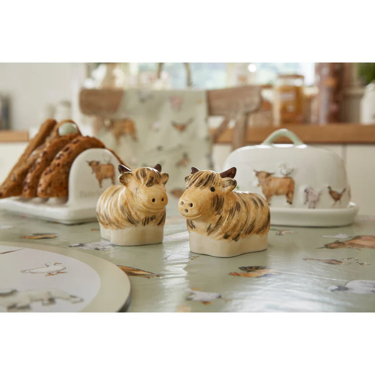 Buttercup Farm Salt And Pepper Shaker Set