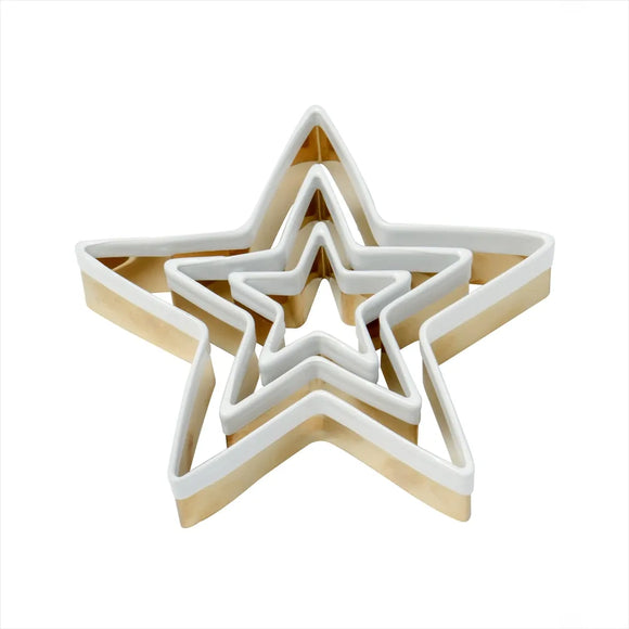 Add a sprinkle of festive joy to your baking with our Christmas Star Cookie Cutters Set of 3. 