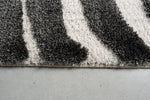 Cleo Rug 013 0066 3191 close view picture of the border