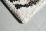 Dune Rug 014 0100 6262 picture of the corner