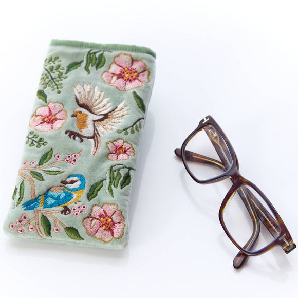 Elegant floral glasses case with delicate embroidery

