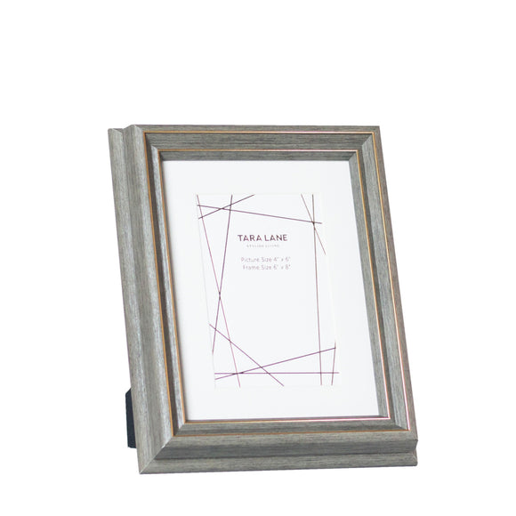 Elegant photo frame with gold ridge design