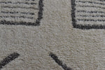 Harper Geometric Rug 652 Beige close view picture of the color hue