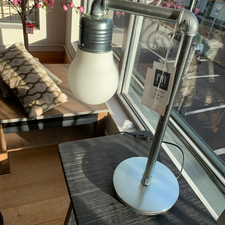 Industrial Table Lamp – Rustic Metal Lamp for Table Lighting