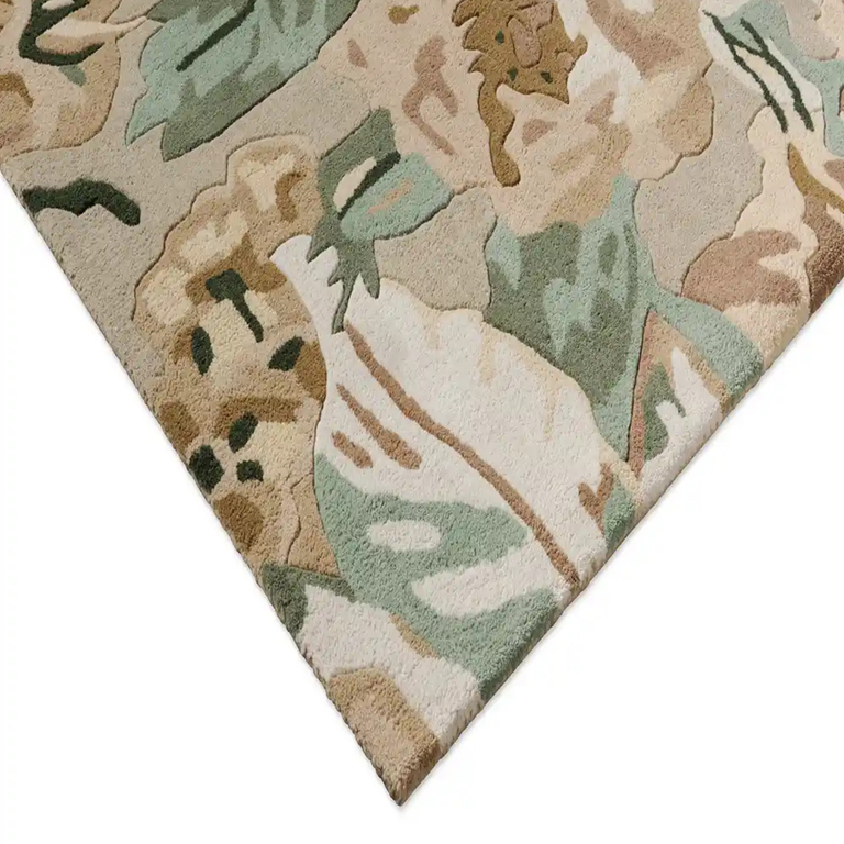 Sanderson Rose & Peony Birch 045001 – Hand-Tufted Floral Rug