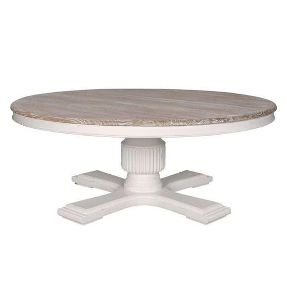Charming simplicity: Sofia Round Table in Antique Oak.