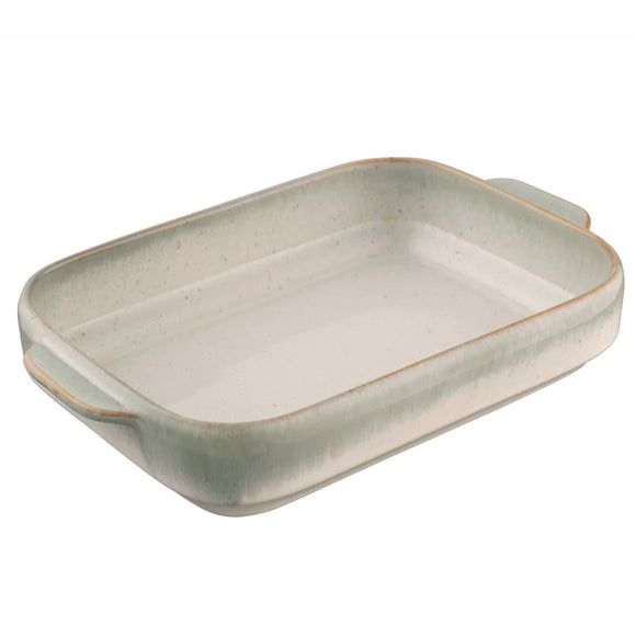 Elegant oven dish for cooking and baking.
