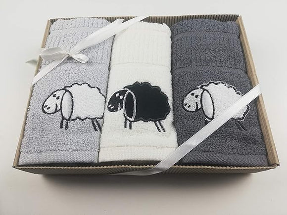 Decorative kitchen towels for cleaning and drying.
