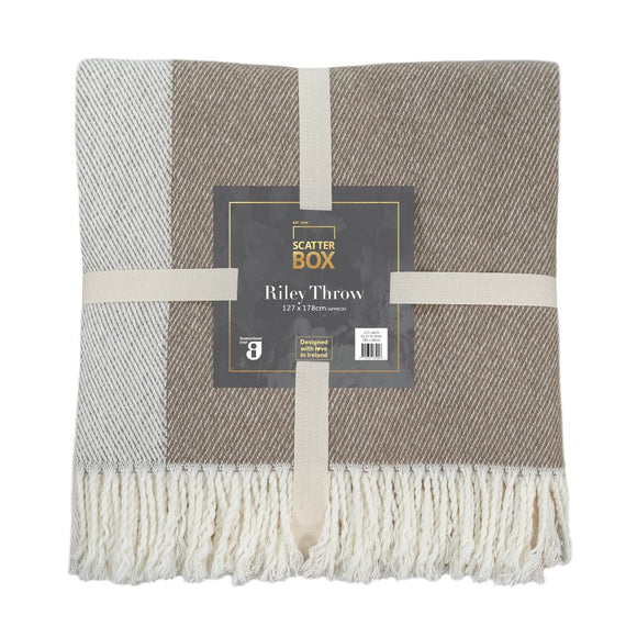 Cozy up in style with the Luxurious Natural Throw Blanket