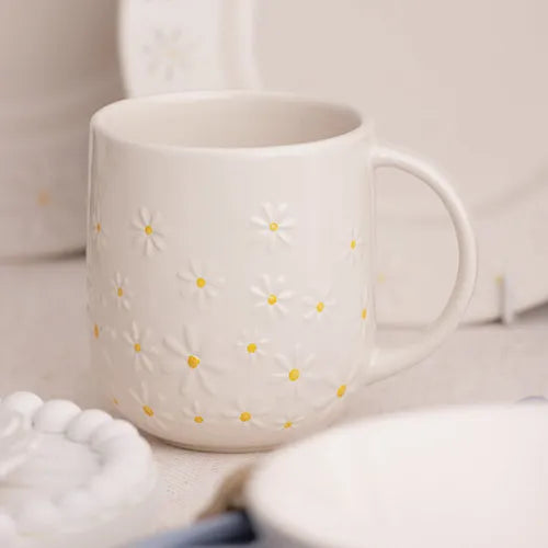 Price & Kensington Daisy Mug 360ml Stoneware Drinking Mug with Embossed Floral Design